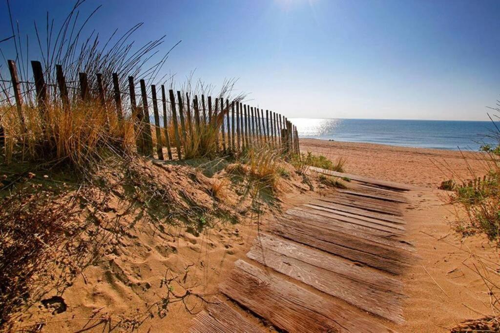 Hébergement de vacances 3 étoiles Près Des Plages, Parking, Wifi, Clim *